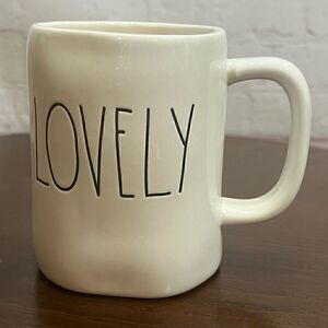 New RAE DUNN ARTISAN COLLECTION coffee mug “LOVELY”